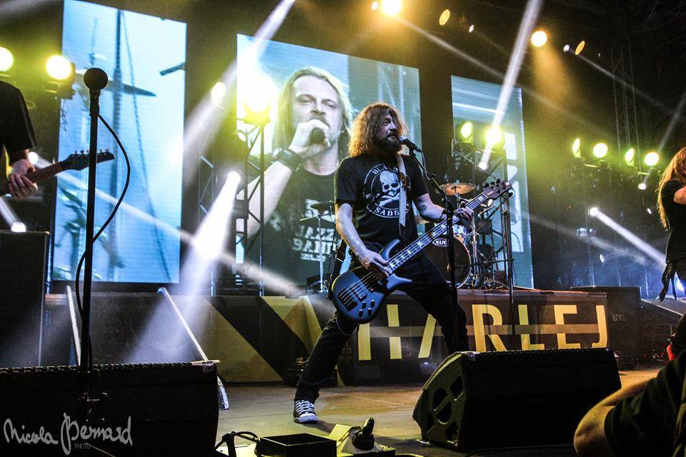 VIDEO: Harlej tvrdí, že hodný holky chtějí zlý kluky. Hostem turné bude zakázanÝovoce