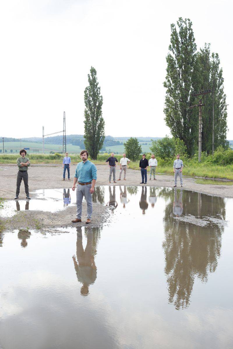 VIDEOPREMIÉRA: Skupina Vlny zkrátila název, deska s atmosférou Jeseníků má svůj první klip