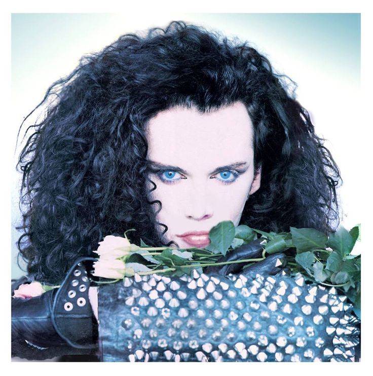 Zemřel Pete Burns, extravagantní zpěvák kapely Dead Or Alive