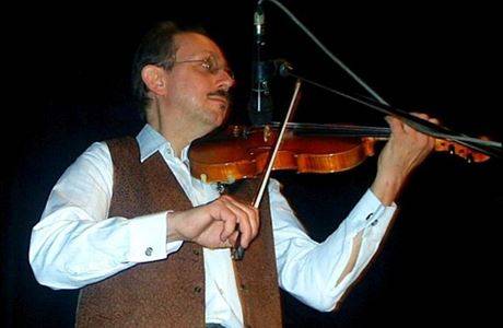 Zemřel houslista František Kacafírek ze skupiny Tři sestry, hrál i se Zelenáči