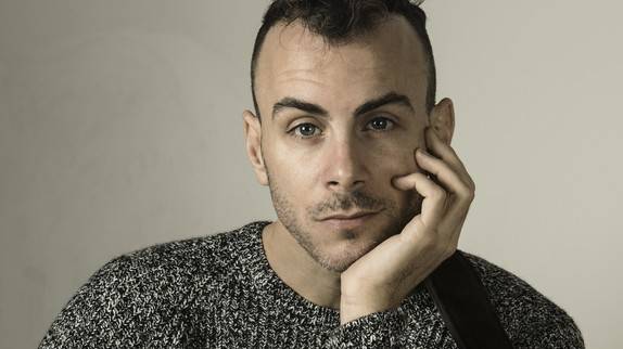 Asaf Avidan provede posluchače v MeetFactory melancholickým labyrintem své duše