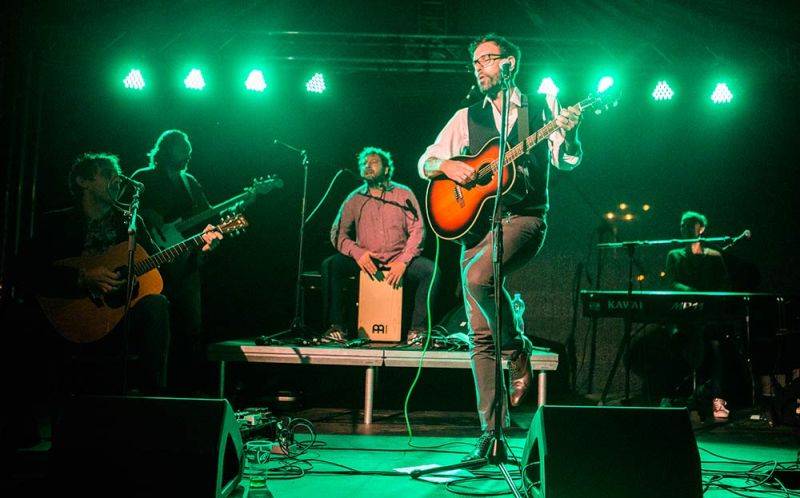 Jump! přichází s deskou Into The Field, na které obdivuje Nicka Cavea. Křest proběhne v Cargo Gallery