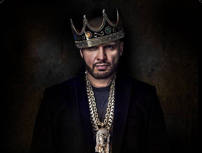 Rytmus pokřtí ve Foru Karlín nové album Krstný otec. Koupily si ho už tisíce fanoušků