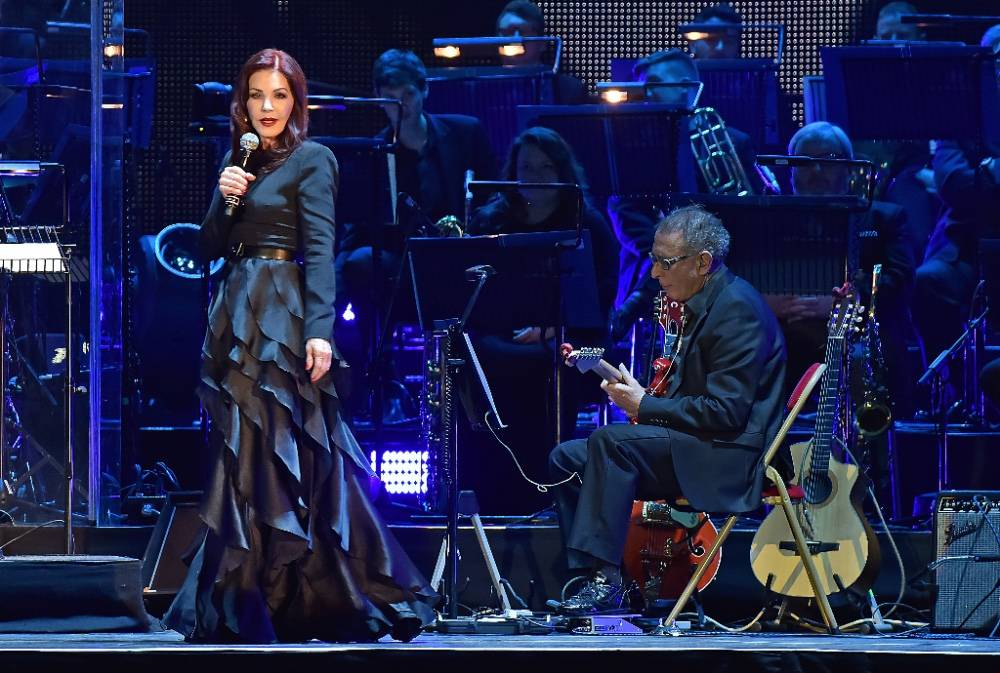 Elvisova žena Priscilla Presley vyrazí na turné s Českým národním symfonickým orchestrem