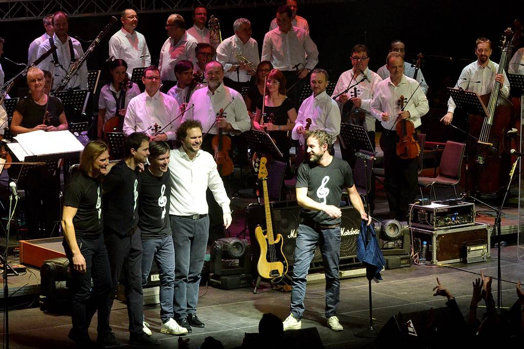 Štědrý večer s Tata Bojs: Radiožurnál odvysílá jejich výjimečný koncert se SOČR