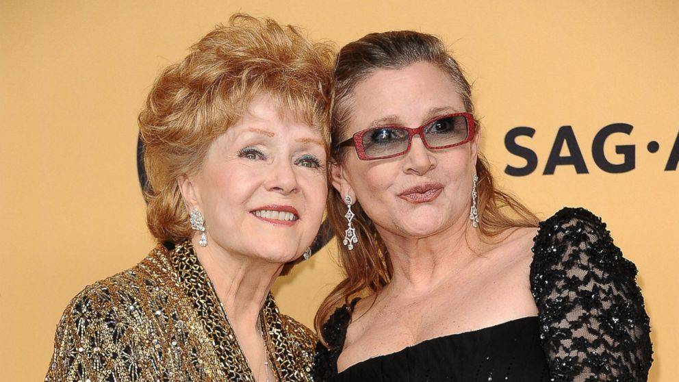 Zemřela Debbie Reynolds, hvězda Zpívání v dešti. Mrtvice ji ranila den po skonu její dcery Carrie Fisher