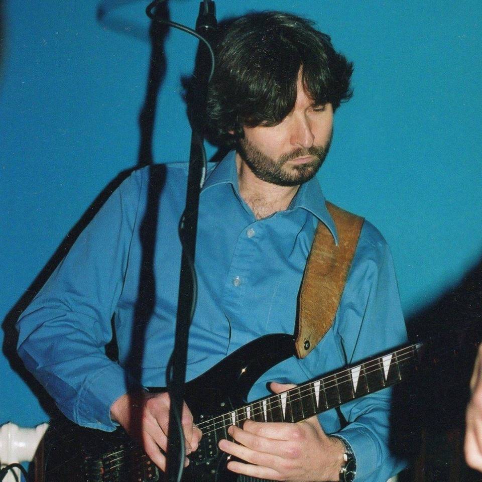 Na závěr roku 2016 zemřeli zpěvák Jiří Schoenbauer a kytarista Jiří Podzimek