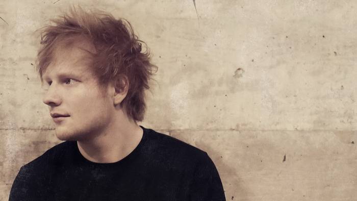 Ed Sheeran představí v pátek novou hudbu. Bude zřejmě modrá
