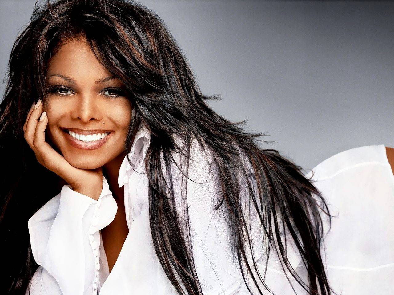 Janet Jackson je v padesáti letech poprvé mámou