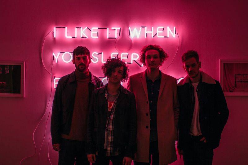 The 1975 přesouvají únorový pražský koncert