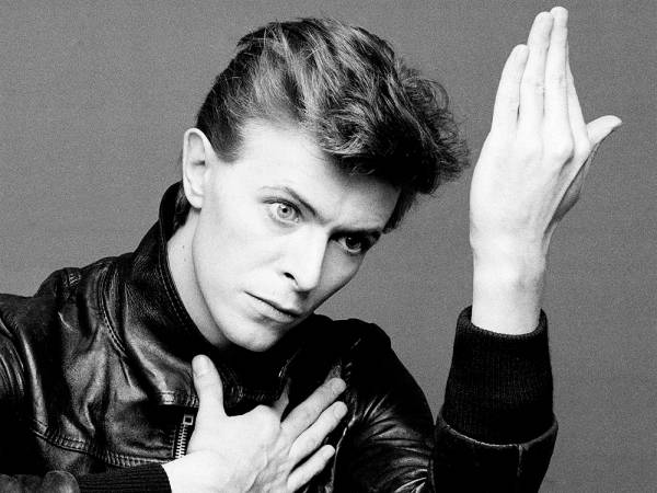 David Bowie bude mít v Londýně sochu červeného blesku. Přispět na ni můžete i vy