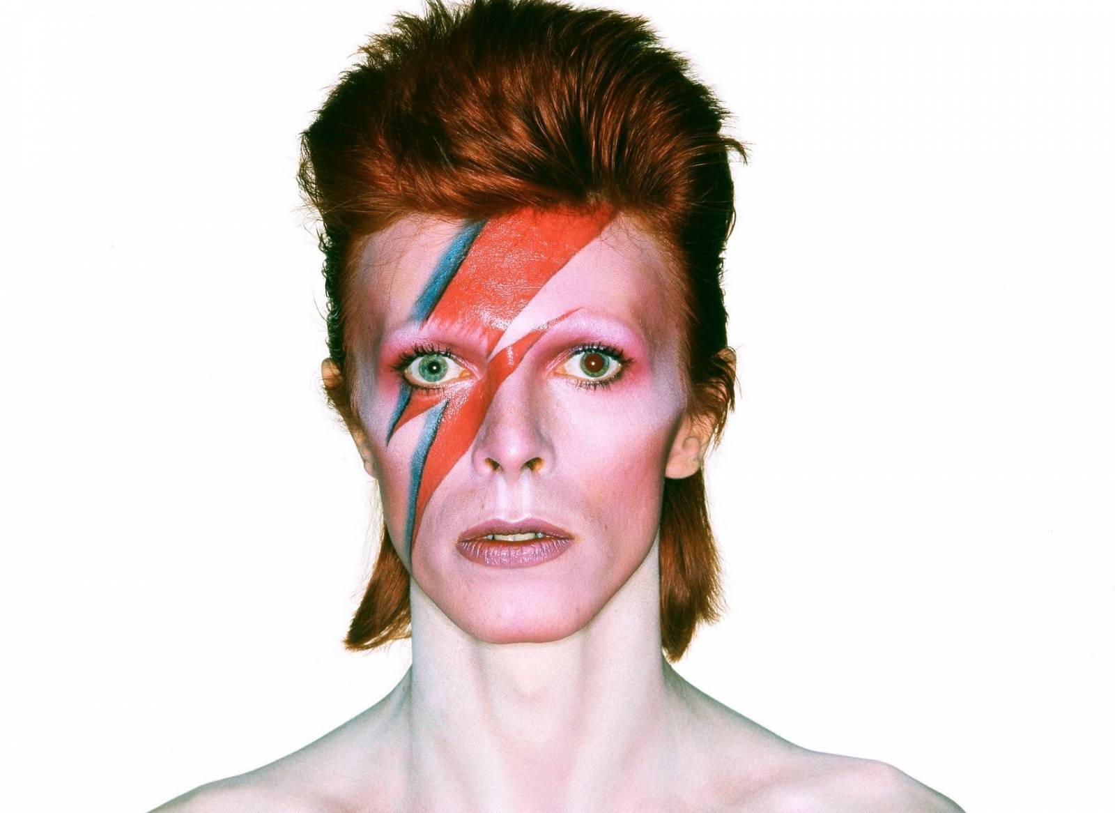 David Bowie bude mít v Londýně sochu červeného blesku. Přispět na ni můžete i vy