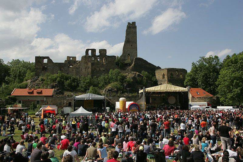 V červnu na Okoři se šťávou vystoupí Horkýže Slíže, Jelen i Hana Zagorová