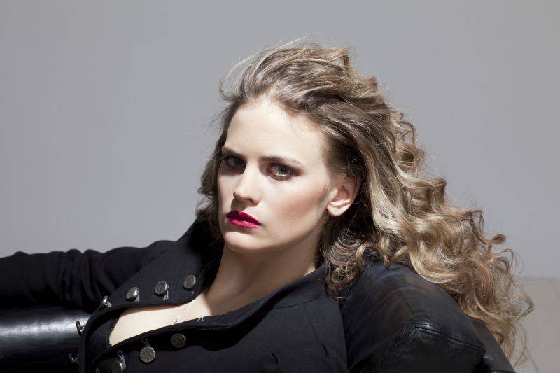 Vladivojna a Kittchen se spojili. Jejich projekt se jmenuje Vojna In The Kittchen 