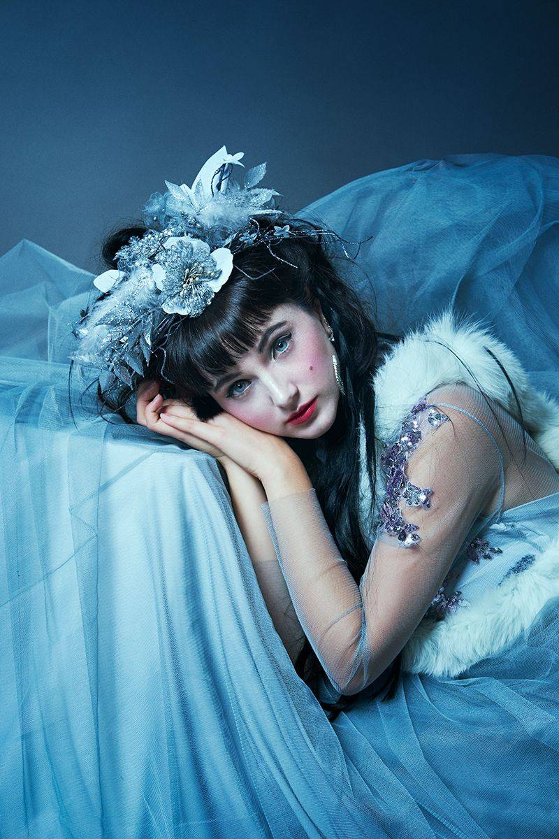 Projekt Vesna, spojující hudbu a bohyně, založila Patricie. Písně psala na Berklee College of Music