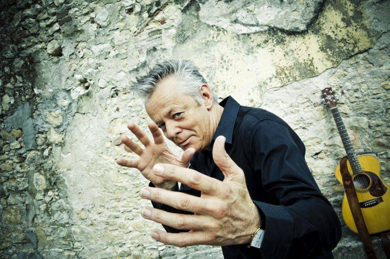 Kytarový mág Tommy Emmanuel odehraje v neděli v Praze jediný letošní koncert ve střední a západní Evropě