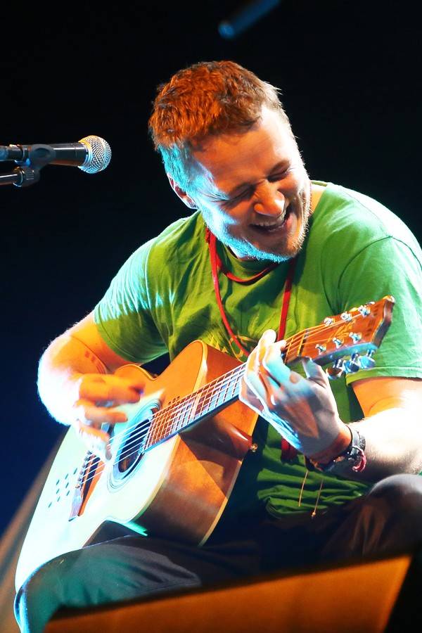 Honza Homola z kapely Wohnout pomůže šestiletému Maximovi. Jeho Levitující kytara jde do dražby