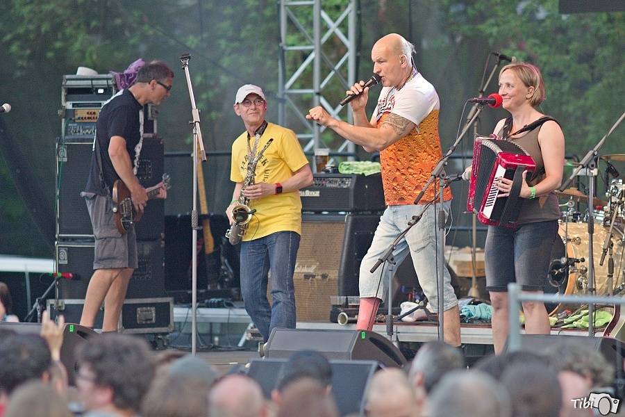 Tři sestry budou slavit na květnovém open airu 32 let. Z Británie jim přijedou popřát Sex Pistols Experience