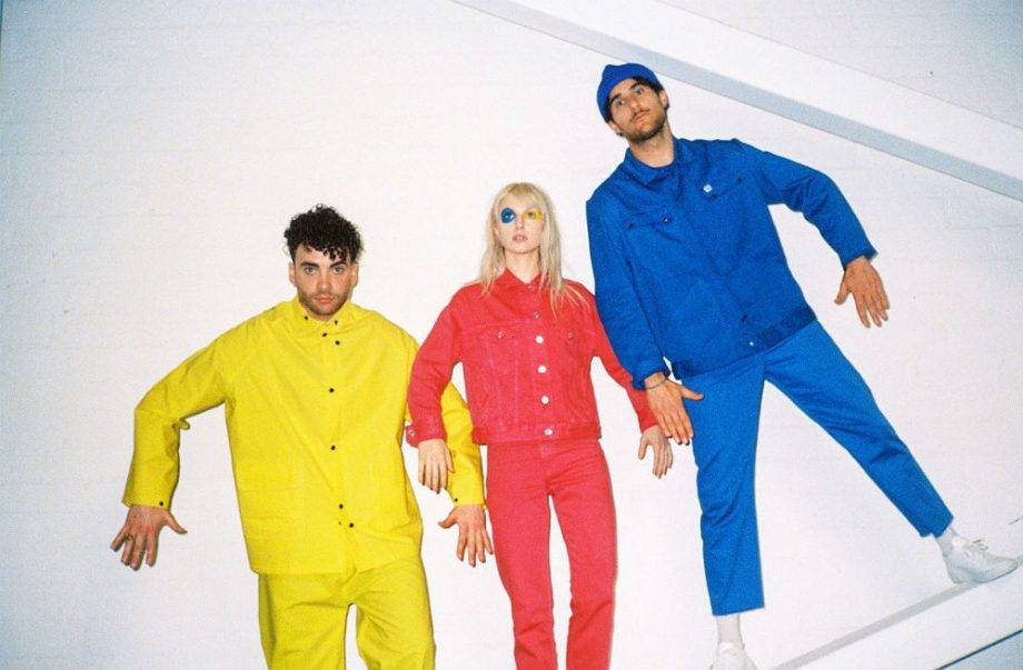 Nové desky: Paramore zvou na Rock for People, LP na Colours, Harry Styles má první sólovku