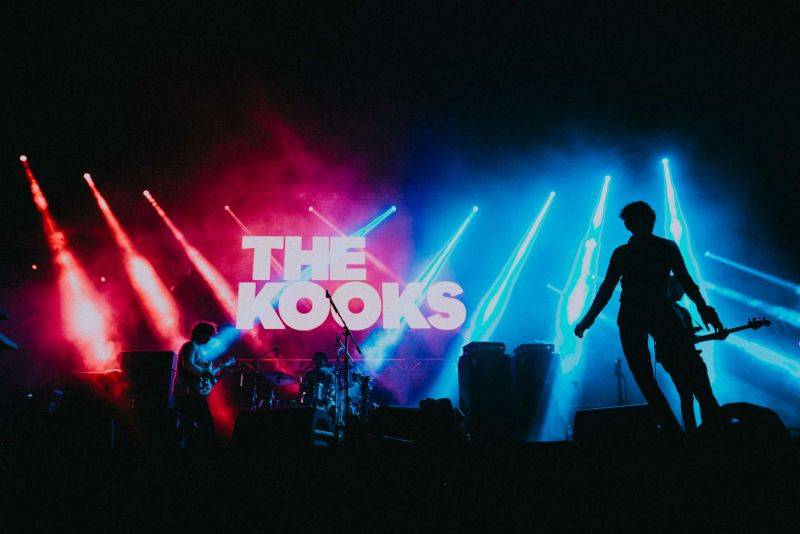 The Kooks přeložili termín pražského koncertu, vystoupí u nás až v listopadu