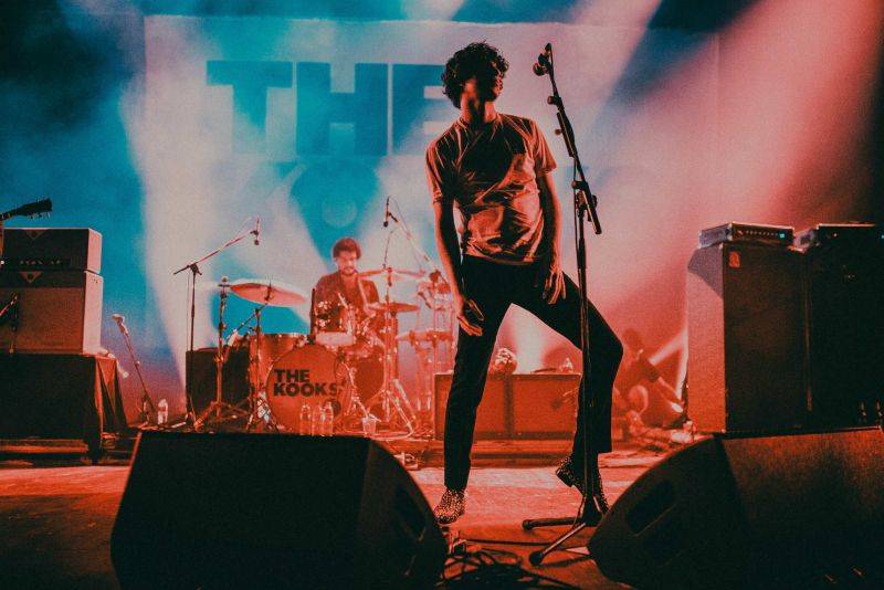 The Kooks přeložili termín pražského koncertu, vystoupí u nás až v listopadu