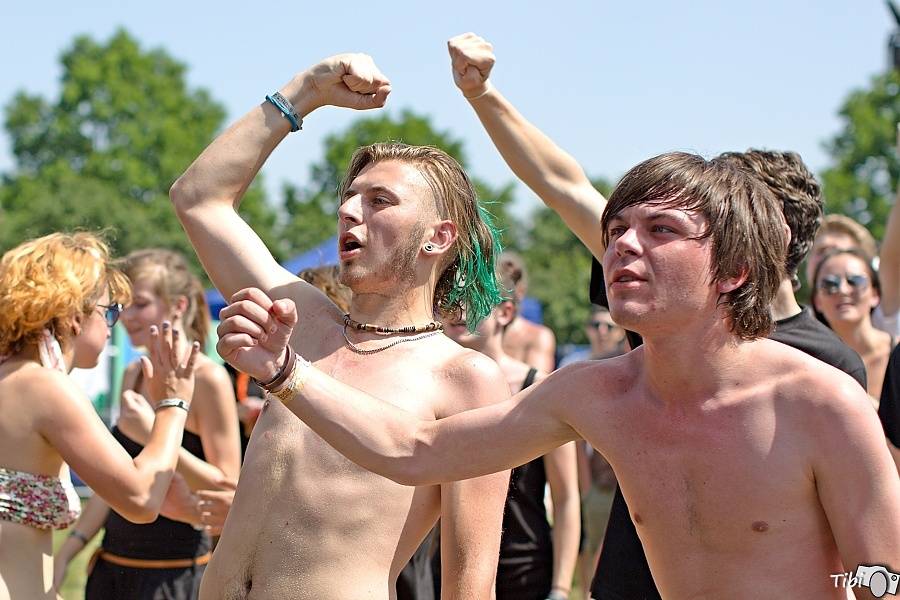 Na festivalu Přeštěnice zahrají Rybičky 48, Jelen i Mandrage, nedočkavci mohou vyrazit už na čtvrteční večírek