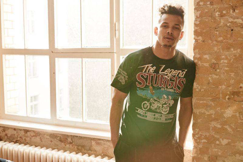 Ben Cristovao vydal nové EP na tričkách. Představuje také videoklip Program