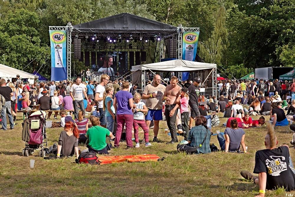 Barvy léta se blíží, do Poděbrad se sjedou Tři sestry, Vypsaná Fixa nebo Xindl X