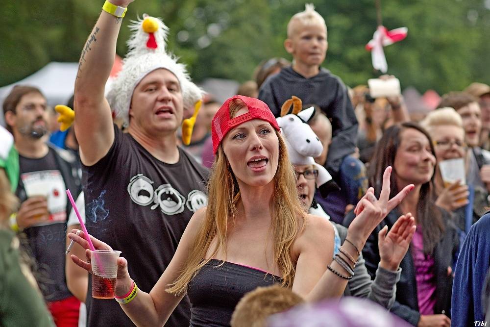 Barvy léta se blíží, do Poděbrad se sjedou Tři sestry, Vypsaná Fixa nebo Xindl X