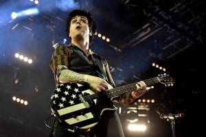 AUDIO: Punková superkapela sdružila lídry Green Day a Rancid. Poslechněte si první singl Armstrongs