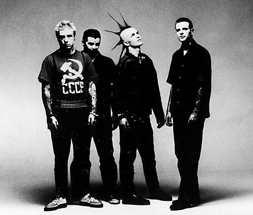 AUDIO: Punková superkapela sdružila lídry Green Day a Rancid. Poslechněte si první singl Armstrongs