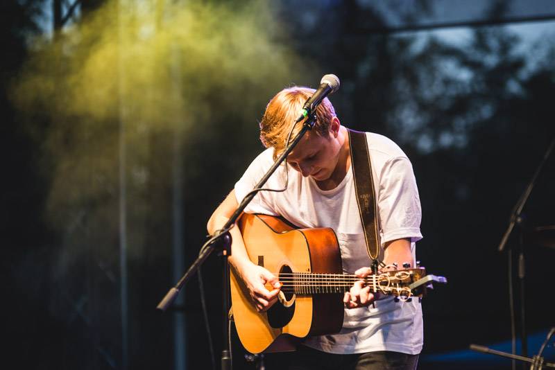 Ekompilace má před sebou pátý ročník, letos vystoupí Wohnout a Thom Artway