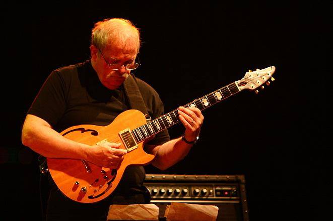 Zemřel kytarista John Abercrombie, který propojil jazz s elektronikou