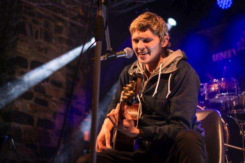 Universal představil talenty domácí scény, Poetika křtila desku, debutovala kapela Platonic