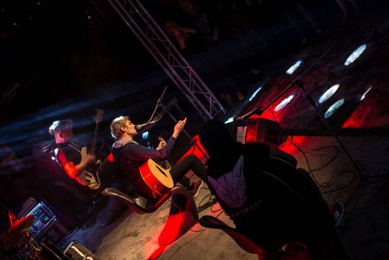 Universal představil talenty domácí scény, Poetika křtila desku, debutovala kapela Platonic