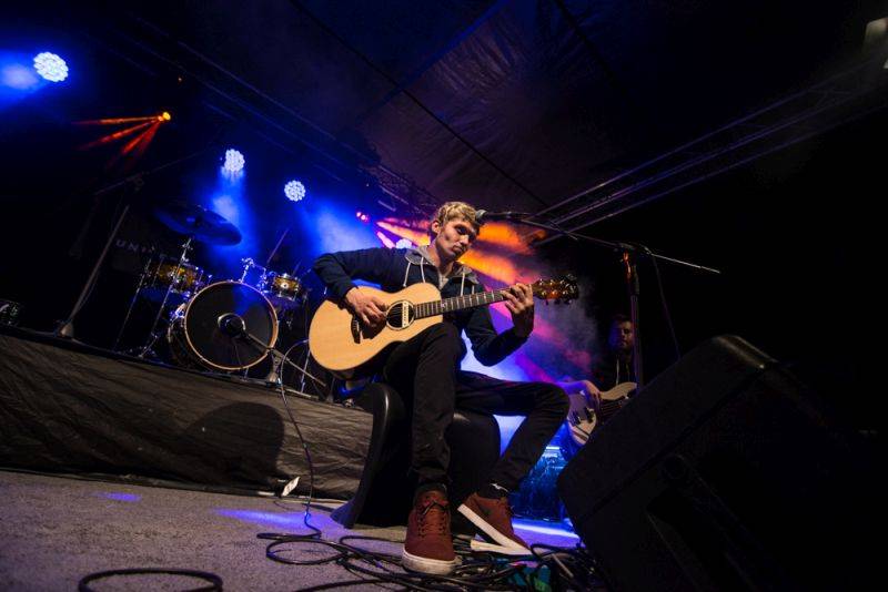 Universal představil talenty domácí scény, Poetika křtila desku, debutovala kapela Platonic