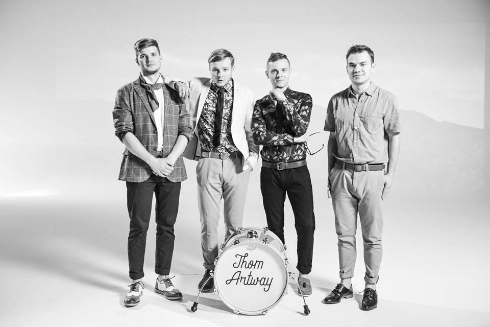 Thom Artway představí v Akropoli nový singl. Jeho hosty budou PIANO a Janek Kovářík z Jelena