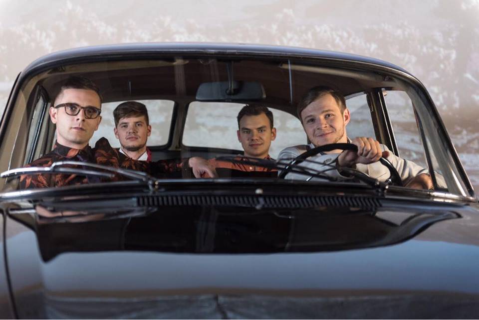 Thom Artway představí v Akropoli nový singl. Jeho hosty budou PIANO a Janek Kovářík z Jelena