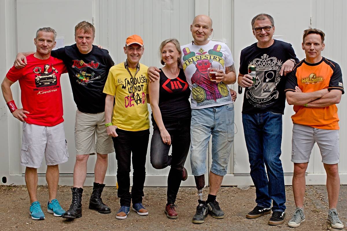 Tři sestry a Alkehol se spojí na turné Sudová přitažlivost, slibují výčep přímo na pódiu