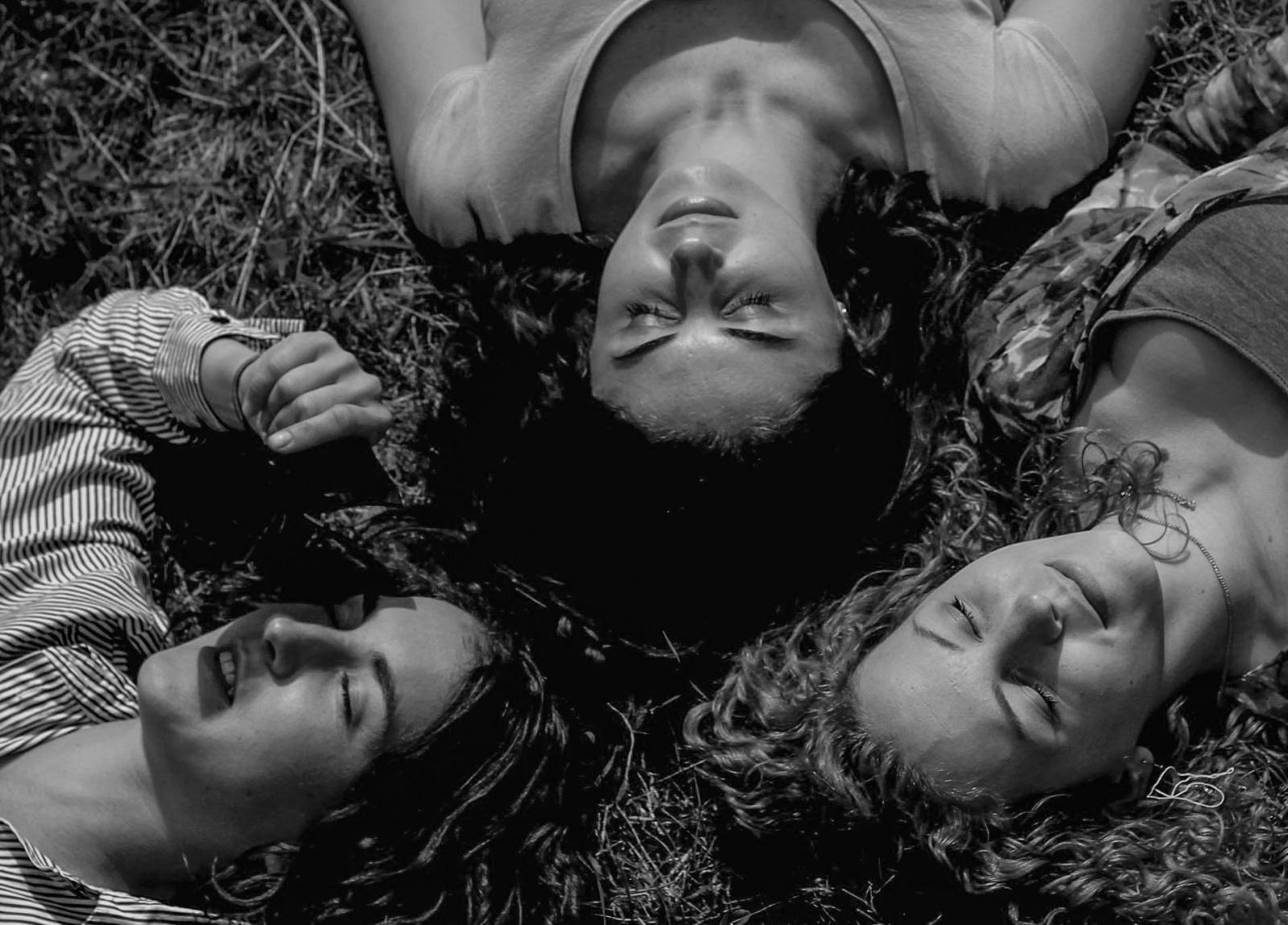 Na kutě s vámi půjdou Ewa Farna nebo Tomáš Klus. Knížkodeska Ukolébavky je plná hvězd