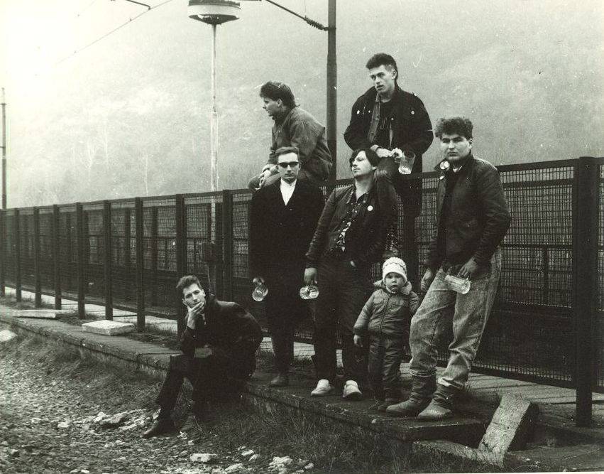 VIDEO: Tři sestry po letech nalezli svůj první klip Na Kovárně a také ztracený dokument 55:55 a 1/2