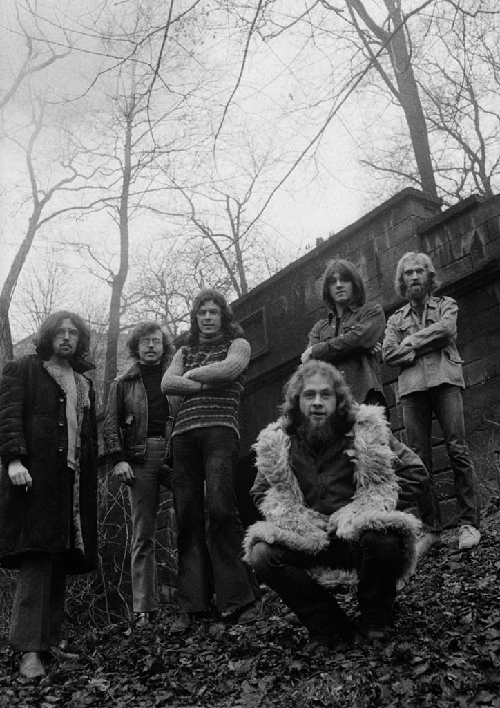 Nové desky: Mandrage žijí Po půlnoci, Fall Out Boy jsou zpět v plném nasazení 