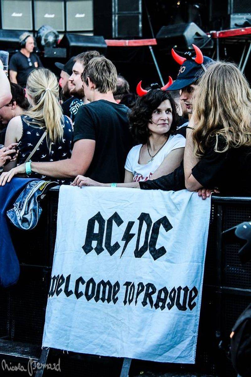 AC/DC prý nahrávají nové album. Zpívat na něm bude Axl Rose