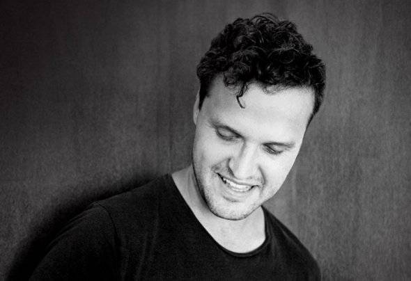 O zábavu v Chapeau Rouge se ve všech třech patrech postarají umělci z Republic Artists