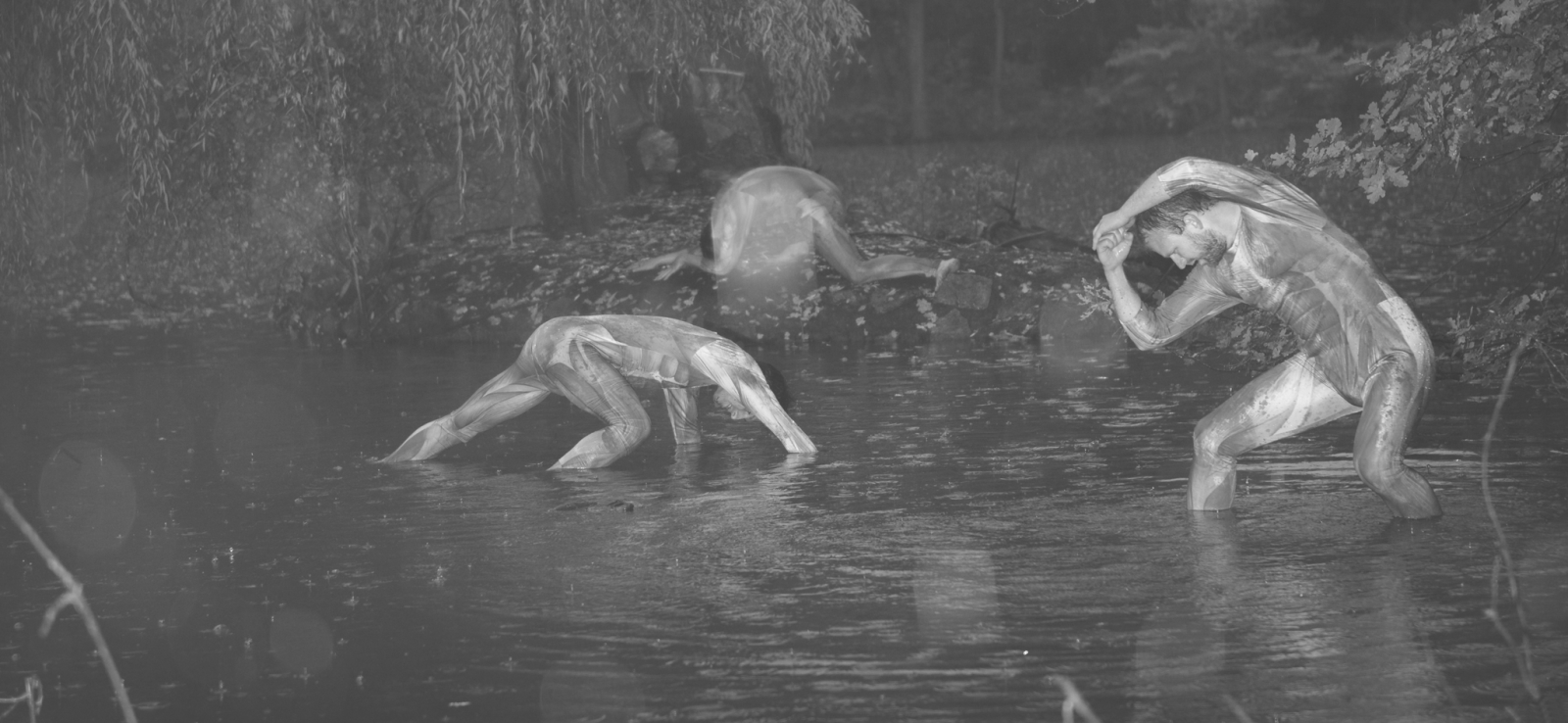 Trip hop a kytary ovládnou květnové Free Mondays v Roxy: Přijedou Autonomics nebo Arms and Sleepers