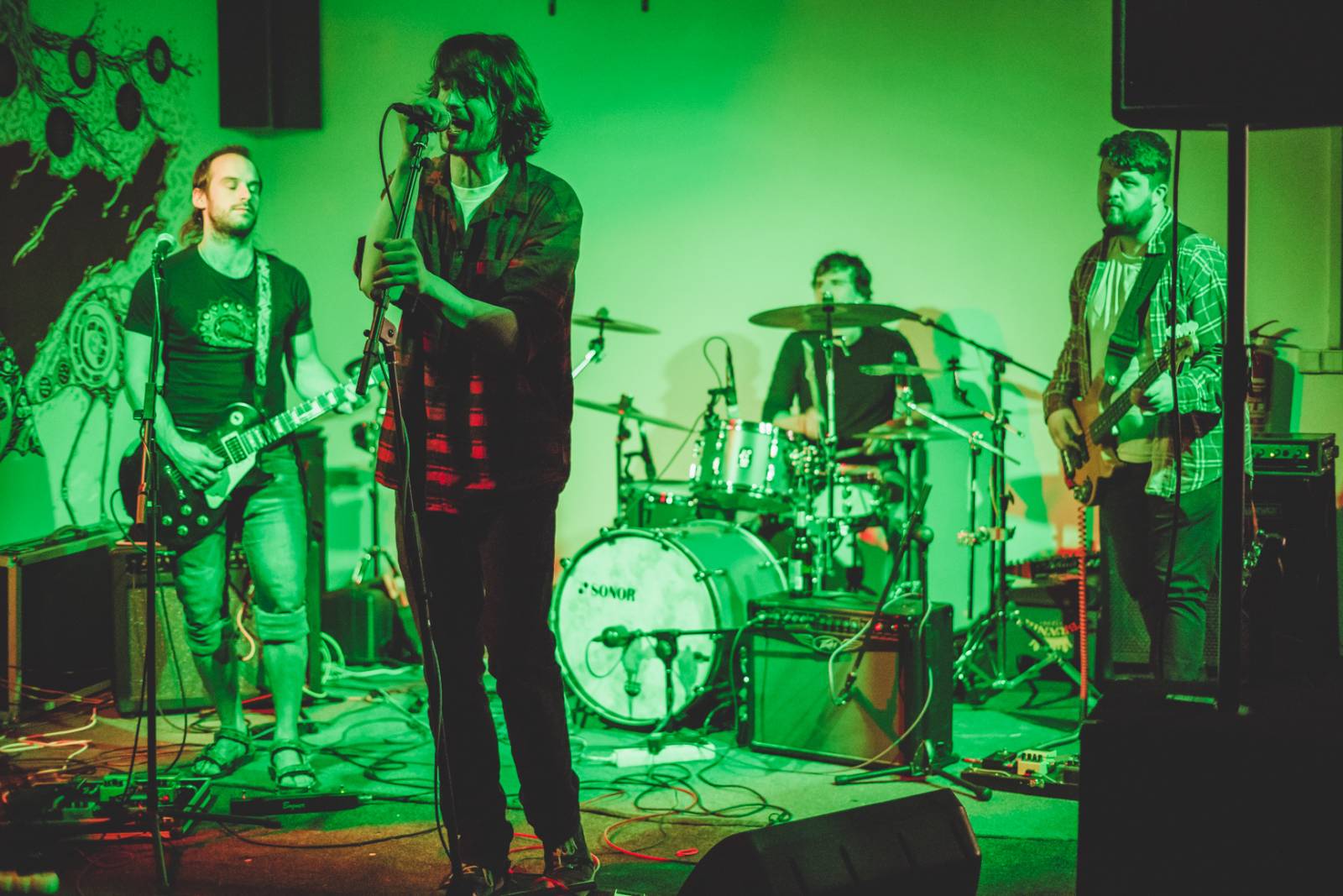 Trip hop a kytary ovládnou květnové Free Mondays v Roxy: Přijedou Autonomics nebo Arms and Sleepers