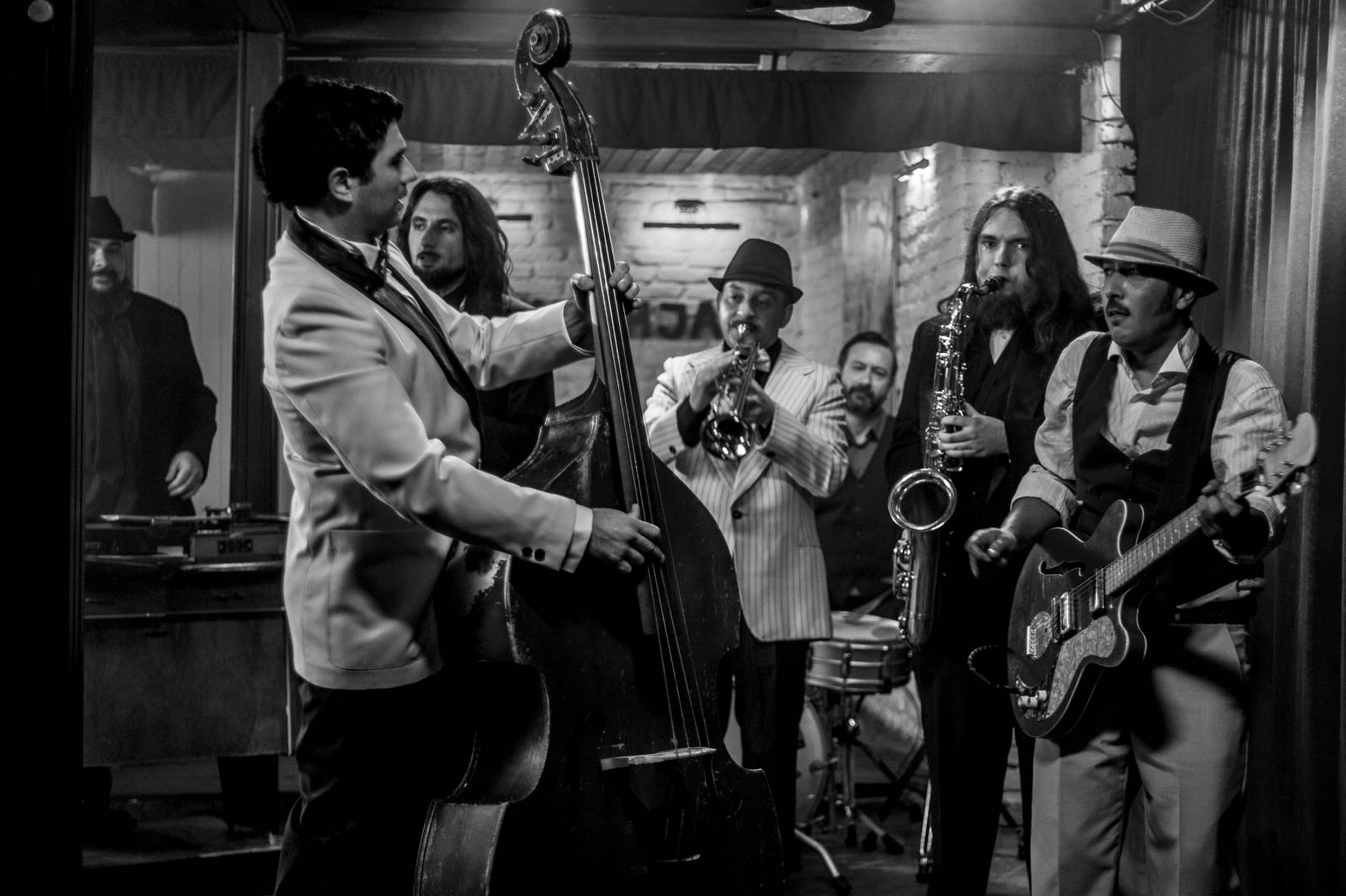 Superhiks rozjedou v pražském Rock Café nefalšovanou balkánskou jízdu