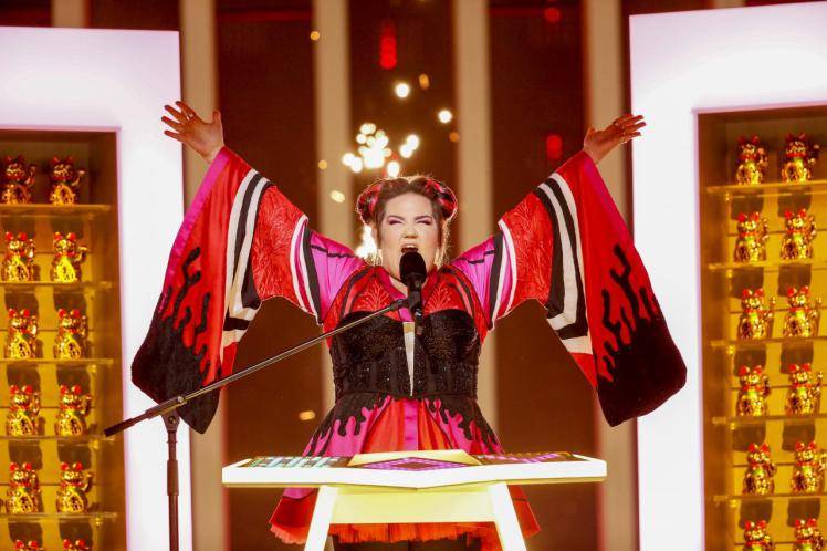 Eurovizi vyhrála kdákající Izraelka Netta, Mikolas Josef zajistil České republice šesté místo