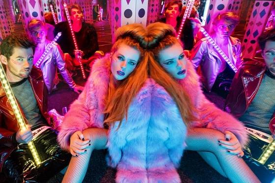 Pražský Mánesův most se v sobotu promění ve festivalové pódium. Zahrají Kraftklub, Mydy Rabycad i Ondřej Ruml