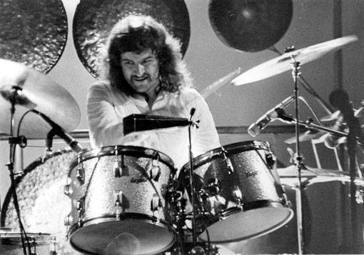 Zemřel bubeník Jon Hiseman, bylo mu 73 let. Zakládající člen skupiny Colosseum měl nádor na mozku